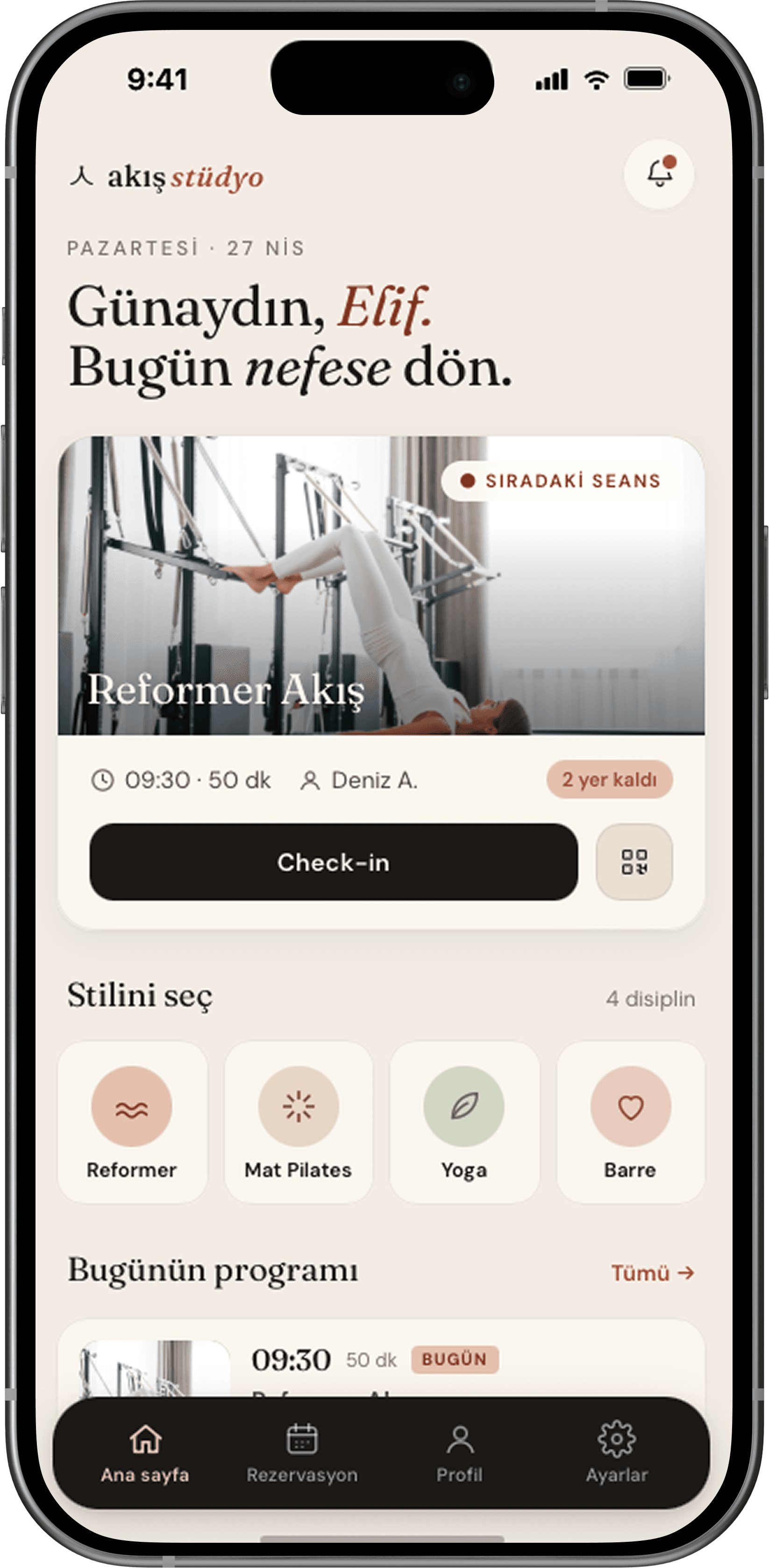 Pilates stüdyosu mobil uygulaması ana ekran görünümü